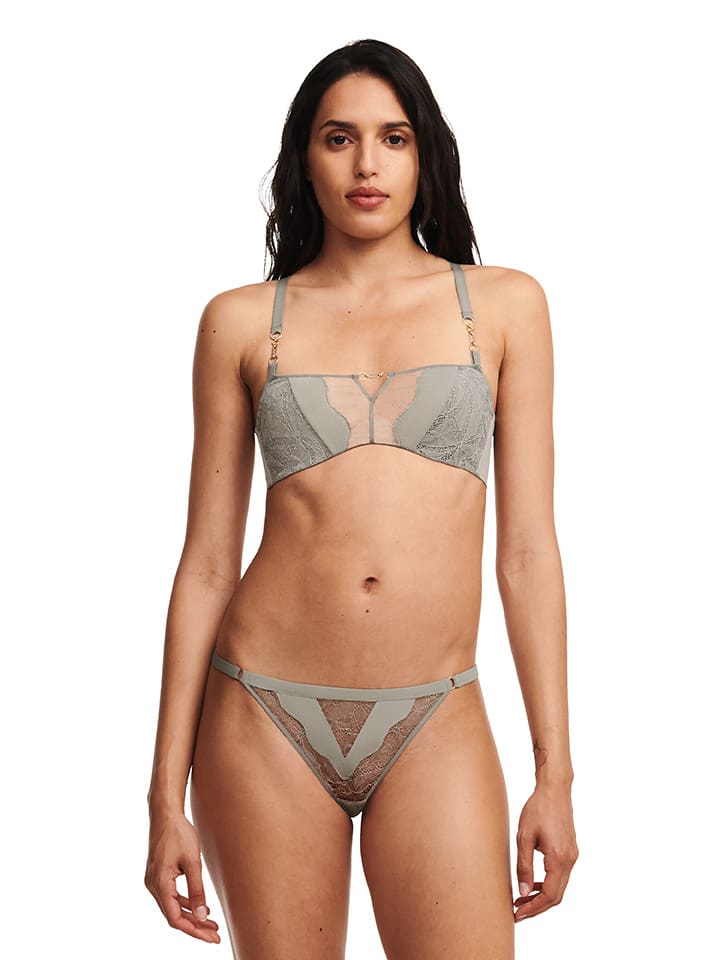 Chantelle Бюстгальтер без косточек серого цвета
Chantelle Бюстгальтер без косточек серого цвета