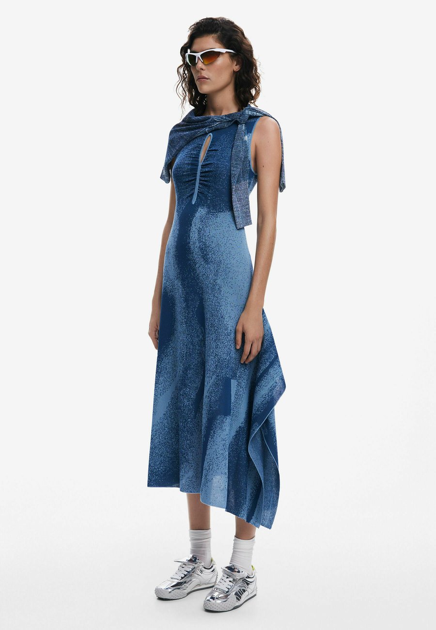 Платье Desigual Day dress, Blue
Платье Desigual Day dress, Blue