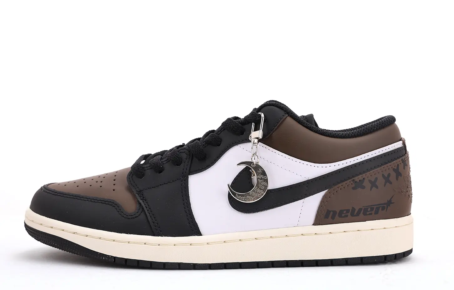 Jordan Эйр 1 устойчивые к истиранию кроссовки мужские низкие винтажные баскетбольные черно-коричневые белые, цвет White
Jordan Эйр 1 устойчивые к истиранию кроссовки мужские низкие винтажные баскетбольные черно-коричневые белые, цвет White