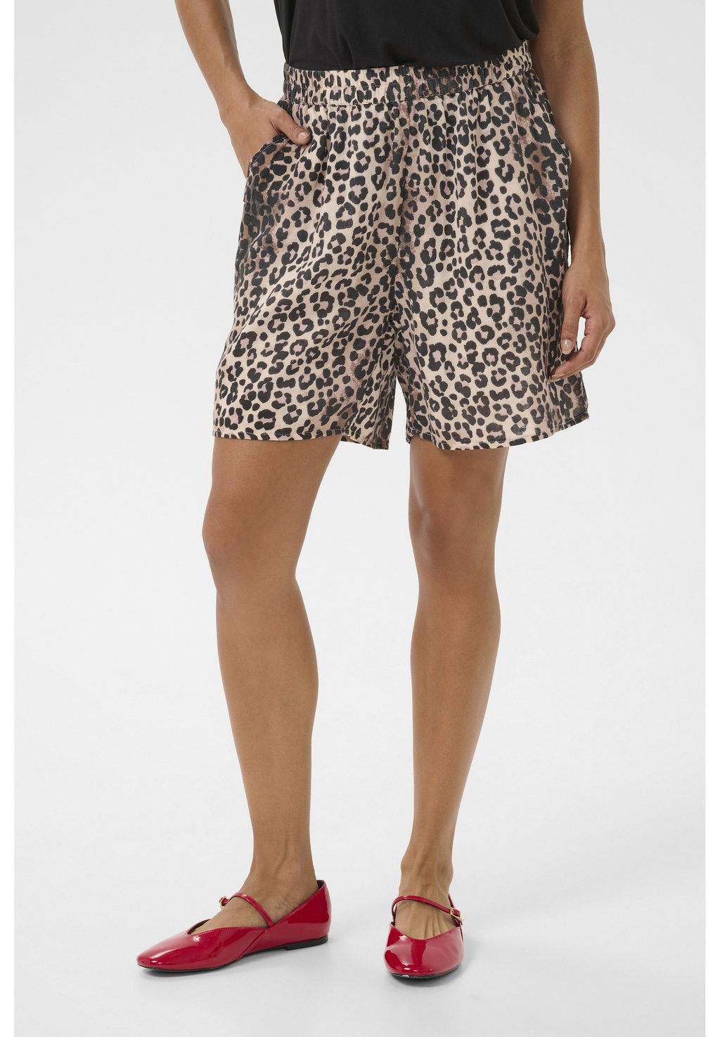 Шорты CUELINA Culture, коричневый
Шорты CUELINA Culture, коричневый