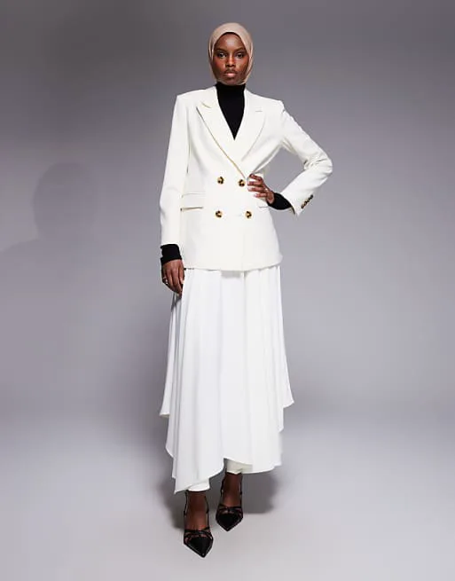 Кремовая многоярусная юбка макси iyal
Кремовая многоярусная юбка макси iyal