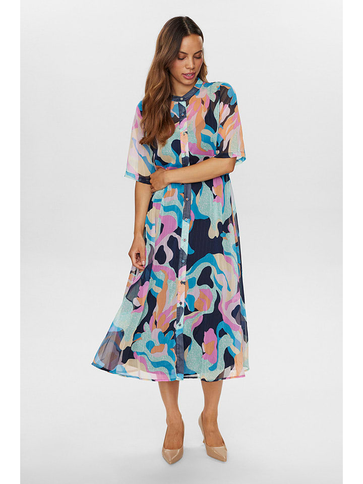 NÜMPH Платье темно-синего/разноцветного цвета
NÜMPH Платье темно-синего/разноцветного цвета