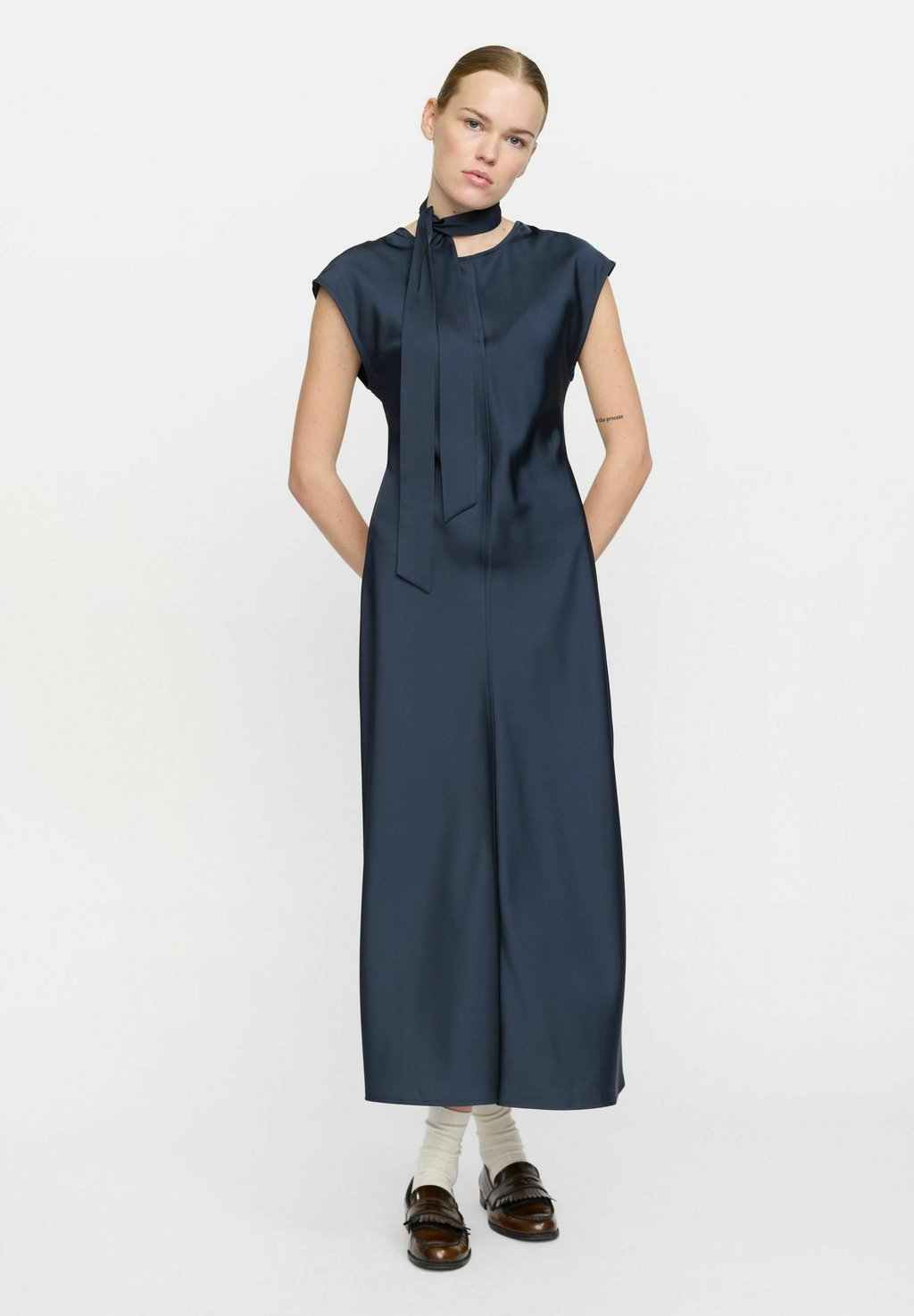 Повседневное платье SRLEIA Soft Rebels, темно-синий
Повседневное платье SRLEIA Soft Rebels, темно-синий