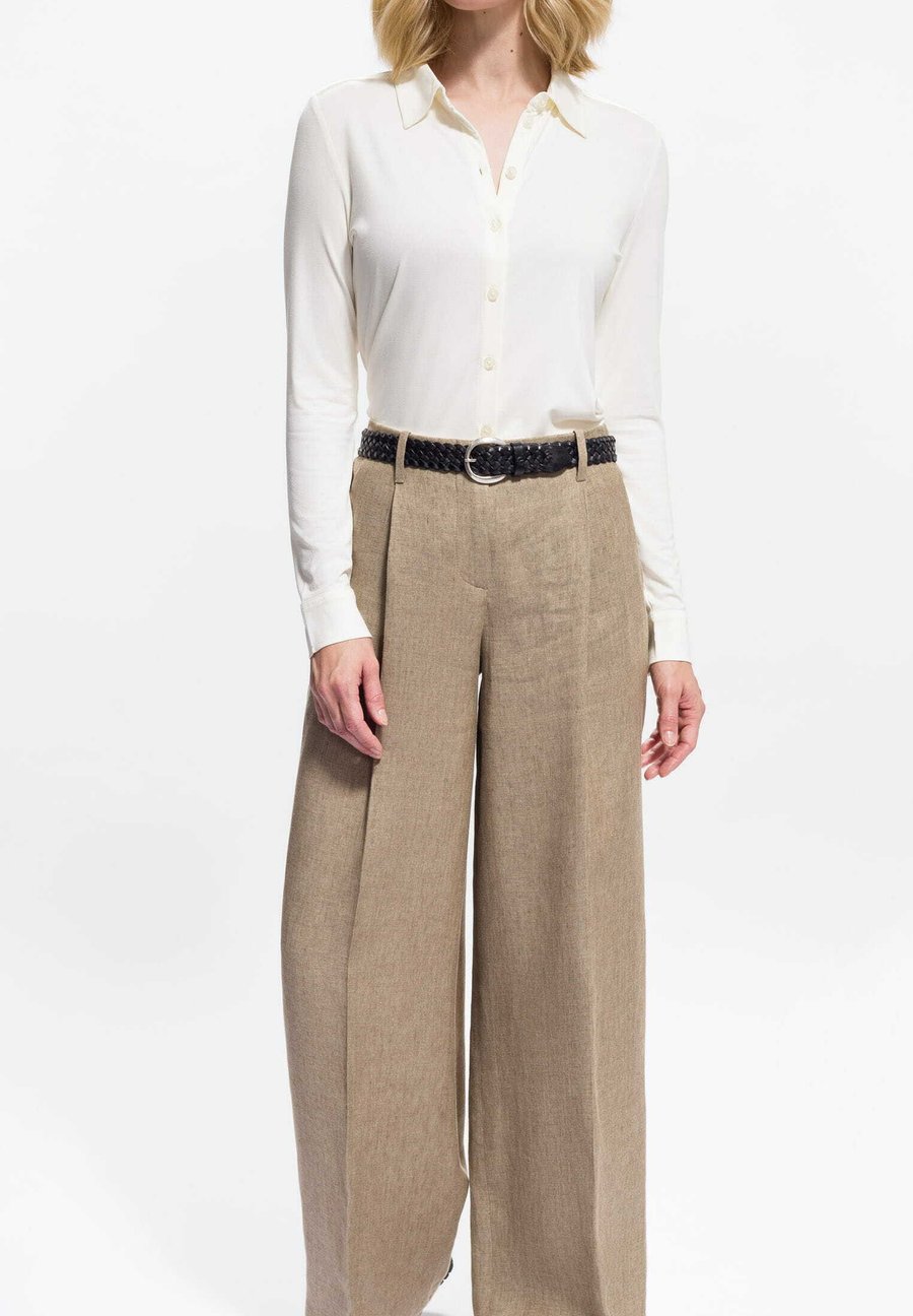 Ремень Tamaris MIT SCHLIESSE IN POLIERTEM, Schwarz /Black
Ремень Tamaris MIT SCHLIESSE IN POLIERTEM, Schwarz /Black