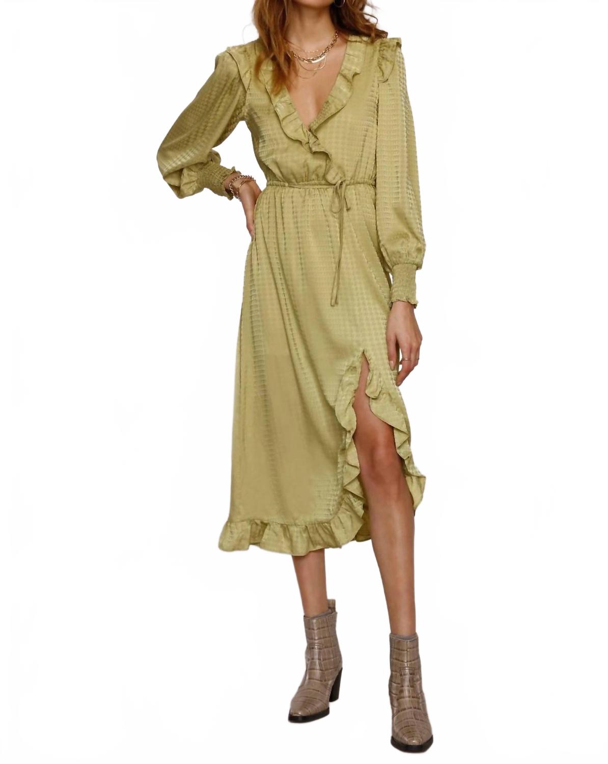 Уоррен платье-миди с V-образным вырезом в лимонном цвете Heartloom, Limon
Уоррен платье-миди с V-образным вырезом в лимонном цвете Heartloom, Limon