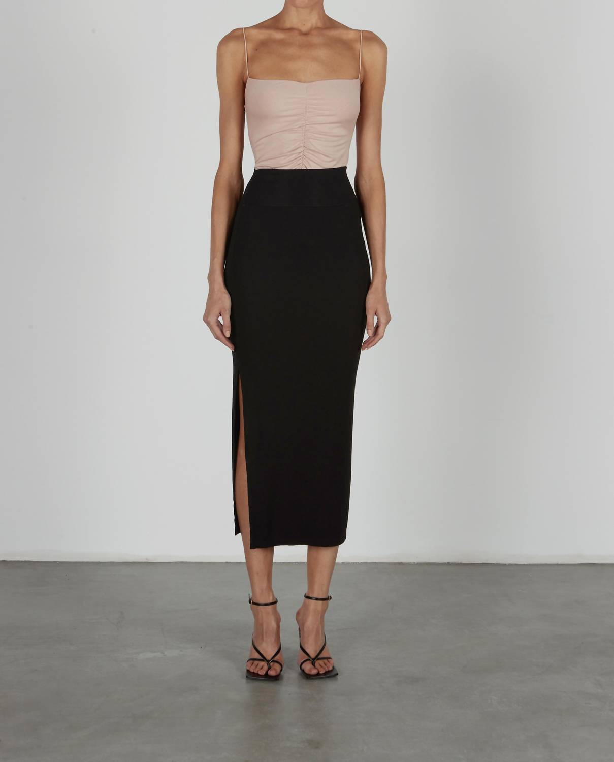 Юбка Essential из эластичного шелкового трикотажа черного цвета Enza Costa 
Юбка Essential из эластичного шелкового трикотажа черного цвета Enza Costa