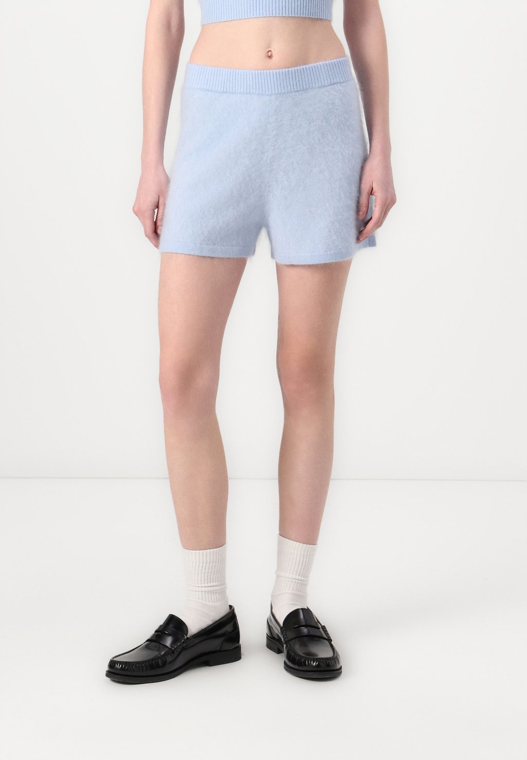 Шорты HAIRY FROM FUTURE, светло-голубой
Шорты HAIRY FROM FUTURE, светло-голубой