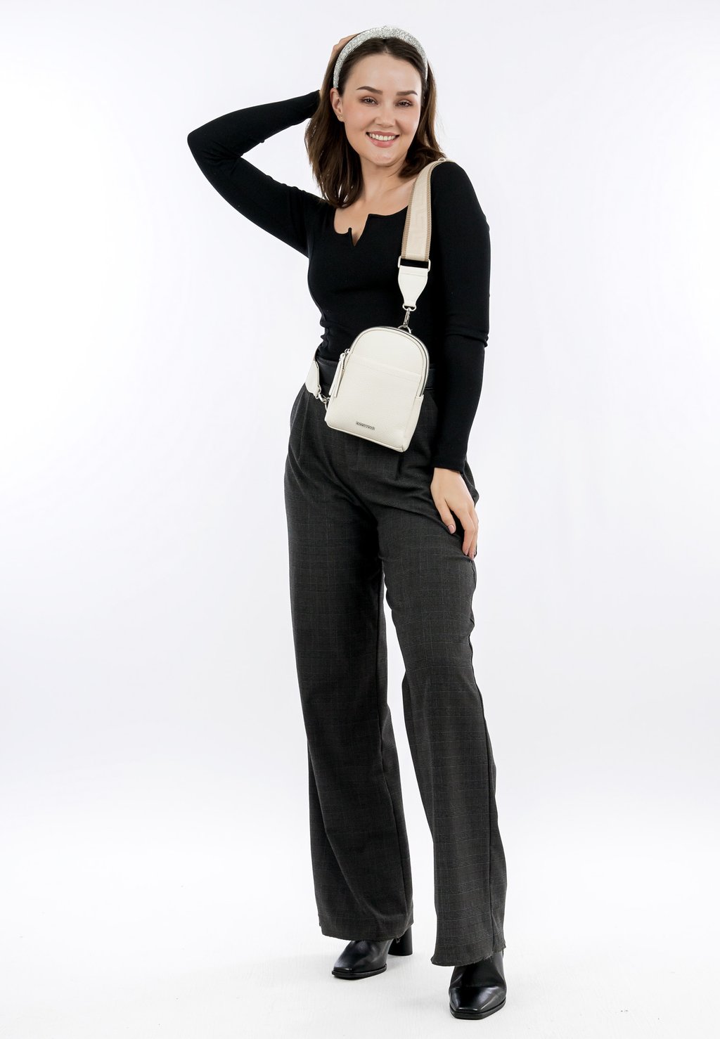 Сумка через плечо ELENA Emily & Noah, бежевый
Сумка через плечо ELENA Emily & Noah, бежевый