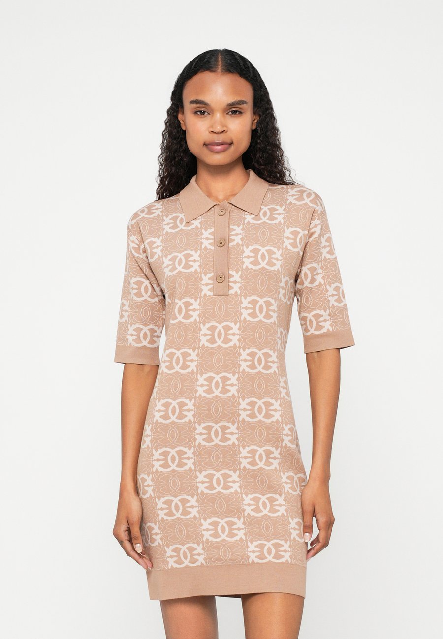 Платье Pinko ALL OR NOTHING ABITO, Cammello/Bianco/Camel
Платье Pinko ALL OR NOTHING ABITO, Cammello/Bianco/Camel