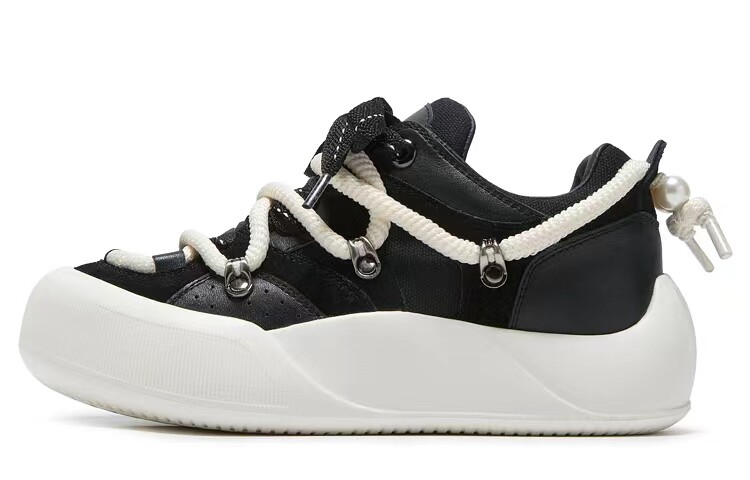 Кеды, скейтборд обувь женская низкая Xb-Iter, белый/черный
Кеды, скейтборд обувь женская низкая Xb-Iter, белый/черный