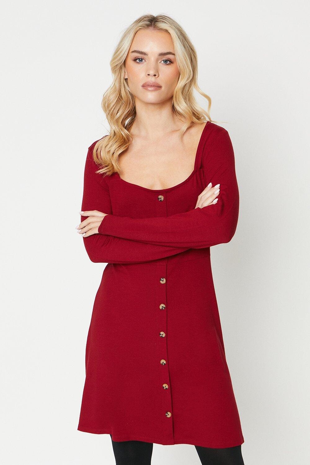 Миниатюрное платье с миниатюрным квадратным вырезом и пуговицами Dorothy Perkins, красный
Миниатюрное платье с миниатюрным квадратным вырезом и пуговицами Dorothy Perkins, красный