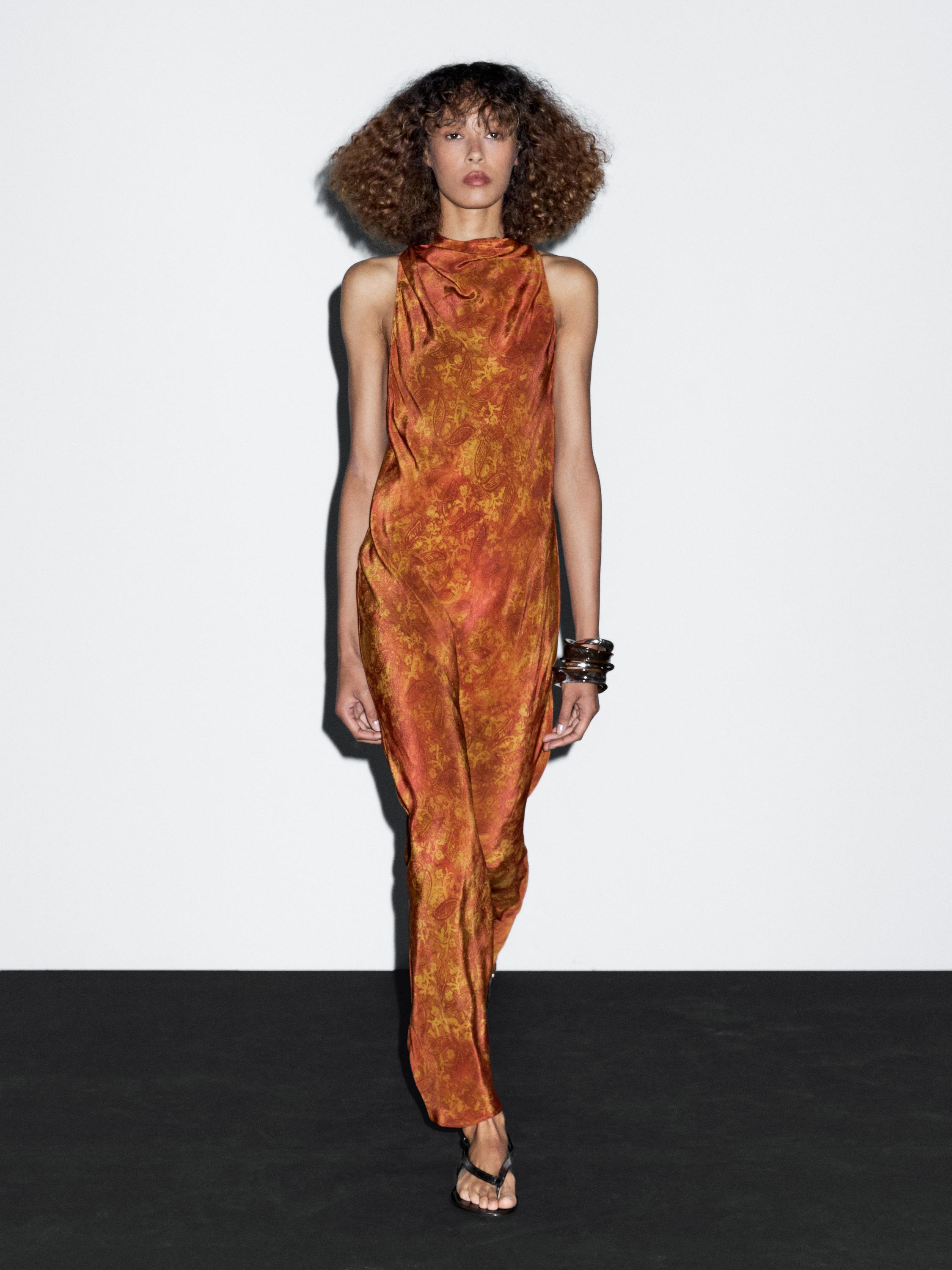 Длинное струящееся платье с принтом Massimo Dutti, оранжевый
Длинное струящееся платье с принтом Massimo Dutti, оранжевый