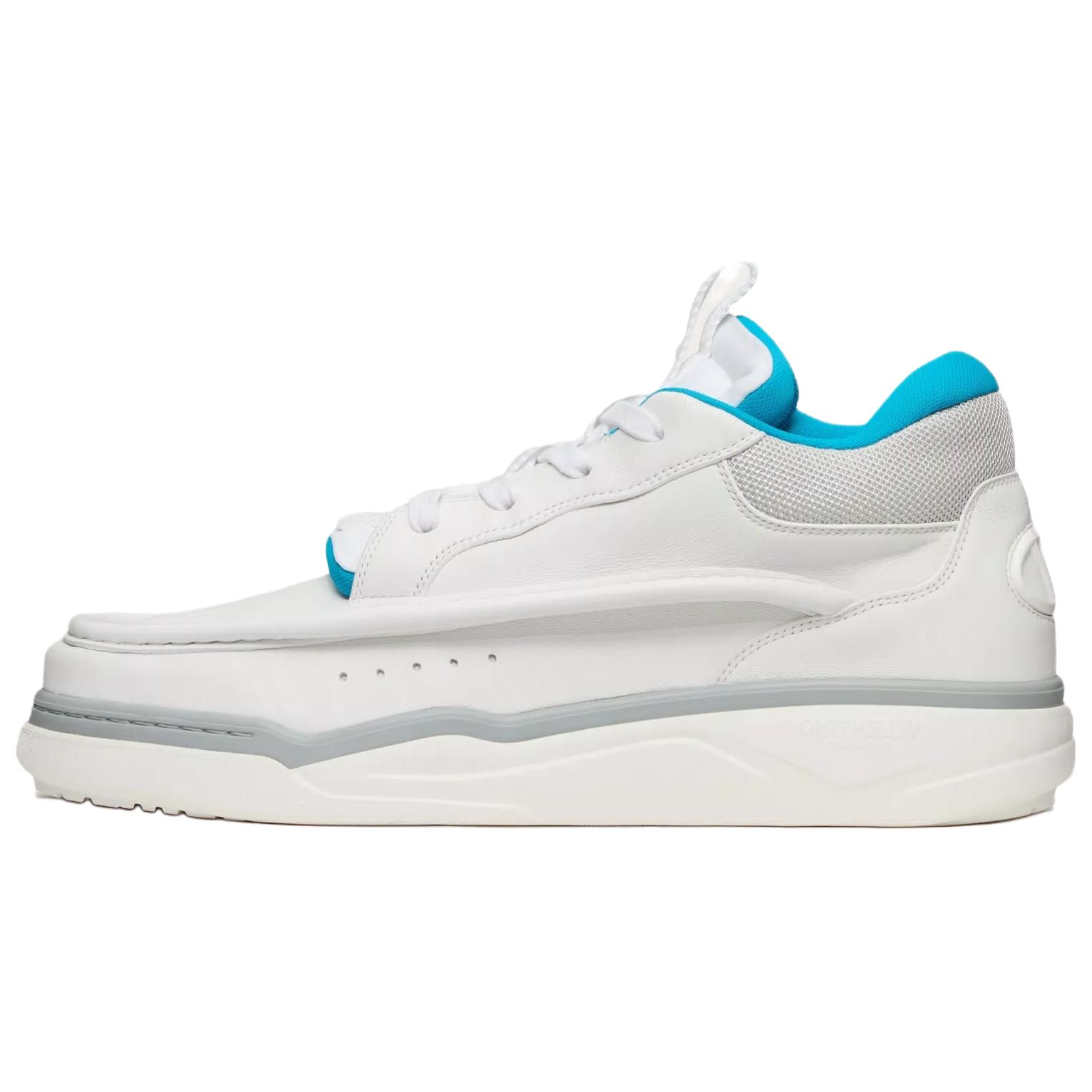 Кроссовки Runboot с круглым носком на шнуровке Valentino, Original Shoe Box Included
Кроссовки Runboot с круглым носком на шнуровке Valentino, Original Shoe Box Included