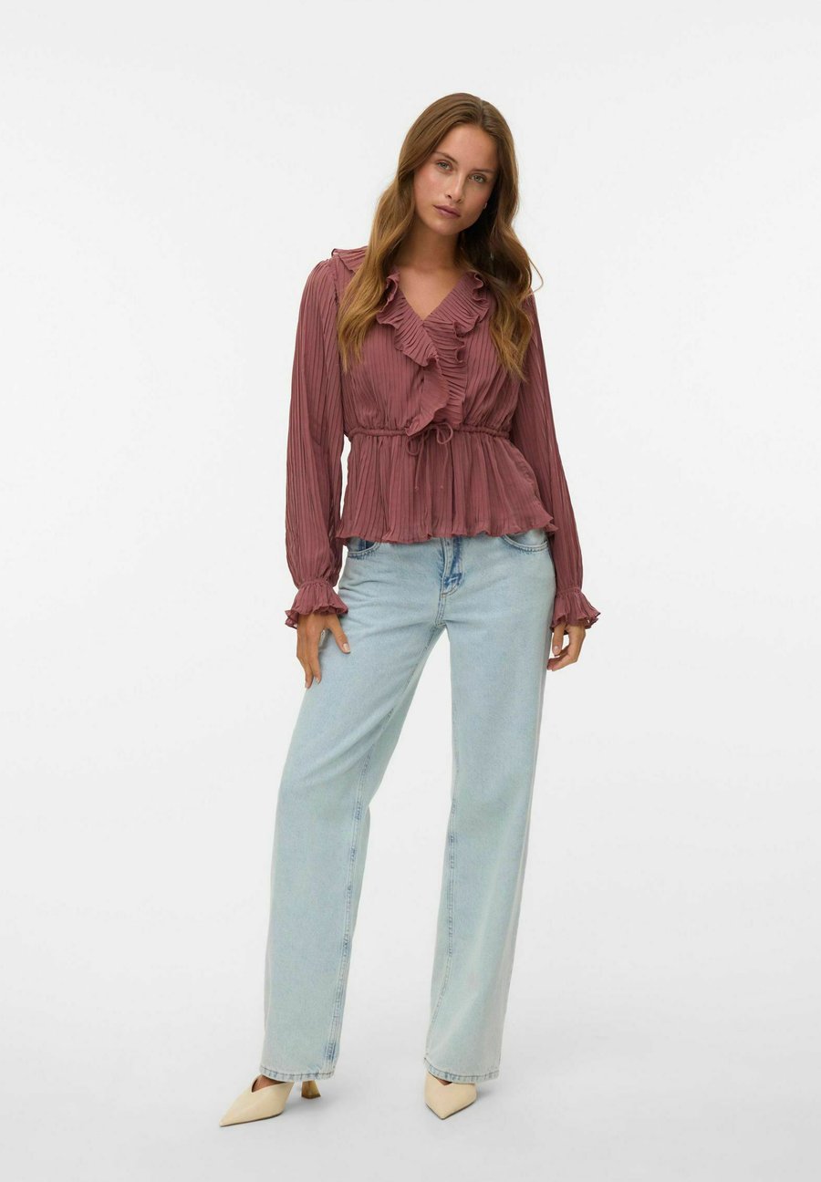 Блуза Vero Moda VMDORA FRILL PLEAT, Rose Brown/Salmon
Блуза Vero Moda VMDORA FRILL PLEAT, Rose Brown/Salmon