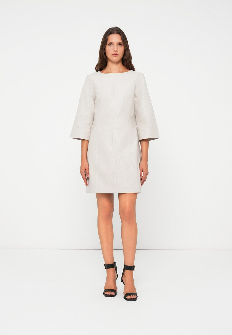 Платье Bruuns Bazaar NUTALI DRESS, Silver Cloud/Grey
Платье Bruuns Bazaar NUTALI DRESS, Silver Cloud/Grey