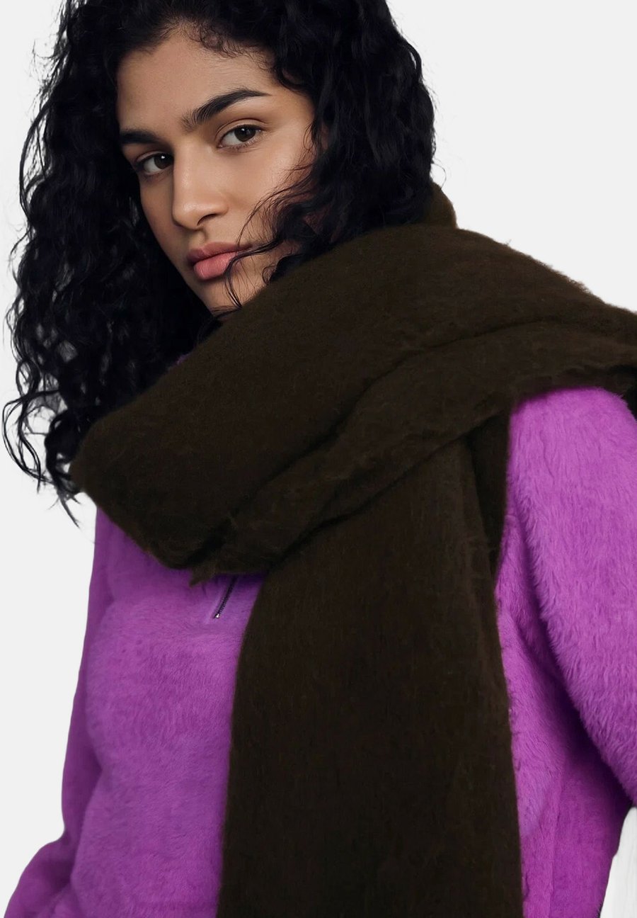 Шарф Street One Studio KUSCHELIGER, Braun/Dark Brown
Шарф Street One Studio KUSCHELIGER, Braun/Dark Brown