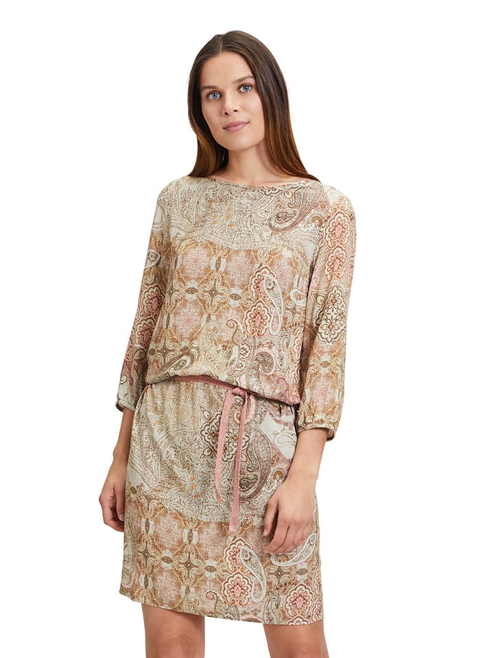 Платье до колена CARTOON, бежевый
Платье до колена CARTOON, бежевый