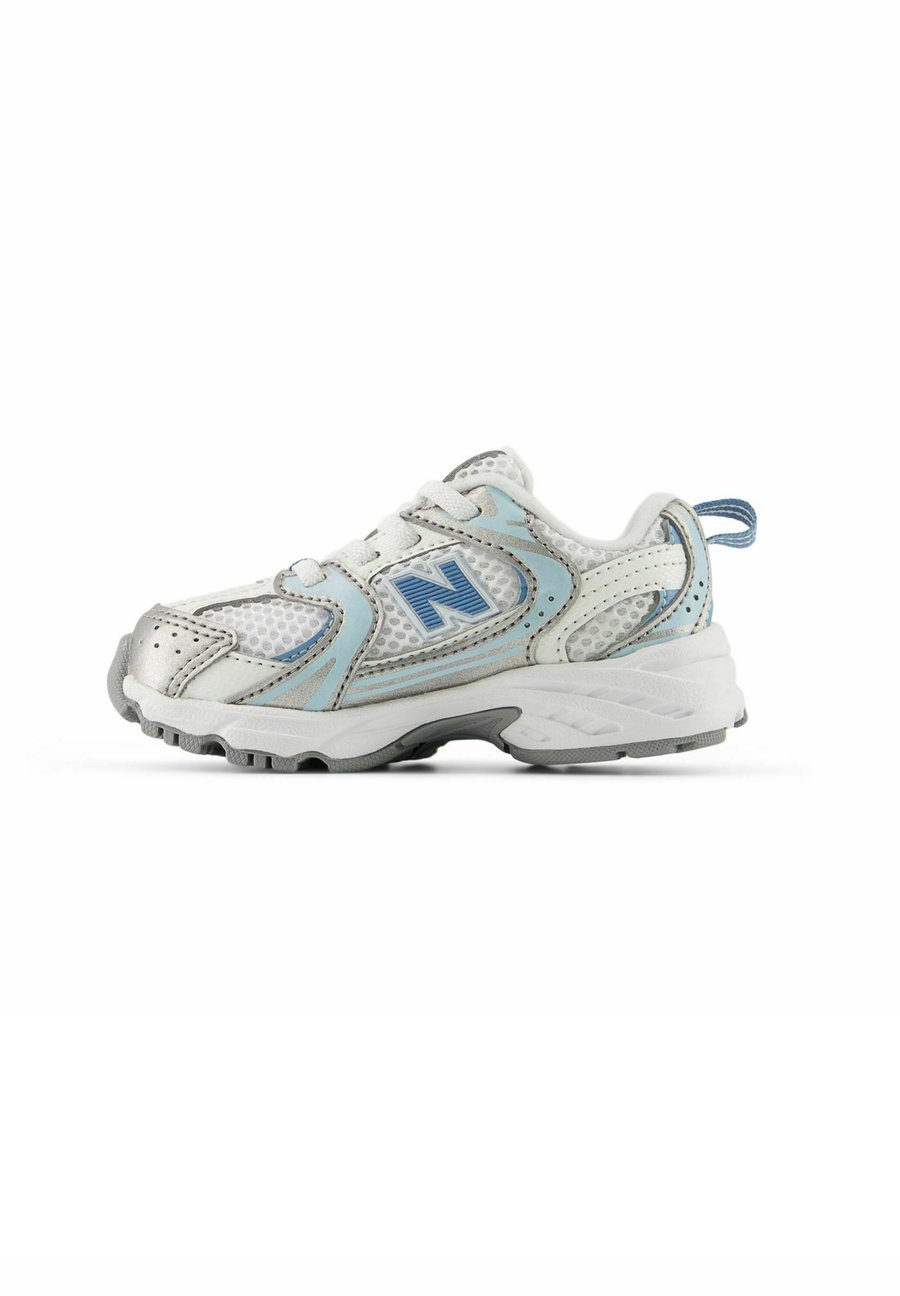 Кроссовки New Balance 530 BUNGEE, Sea Salt Still Water/Blue
Кроссовки New Balance 530 BUNGEE, Sea Salt Still Water/Blue