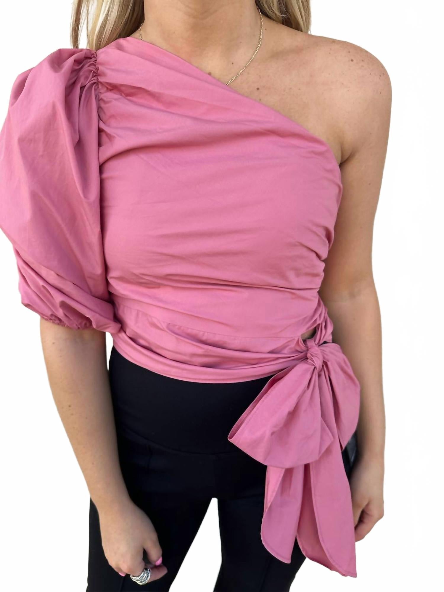 Розовый топ с узлом на одно плечо Karlie
Розовый топ с узлом на одно плечо Karlie