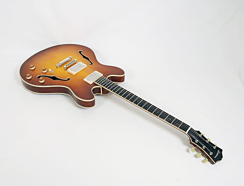 Электрогитара Eastman T186MX-GB 16" Gold Burst Thinline With Case #02572 @ LA Guitar Sales
Электрогитара Eastman T186MX-GB 16" Gold Burst Thinline With Case #02572 @ LA Guitar Sales