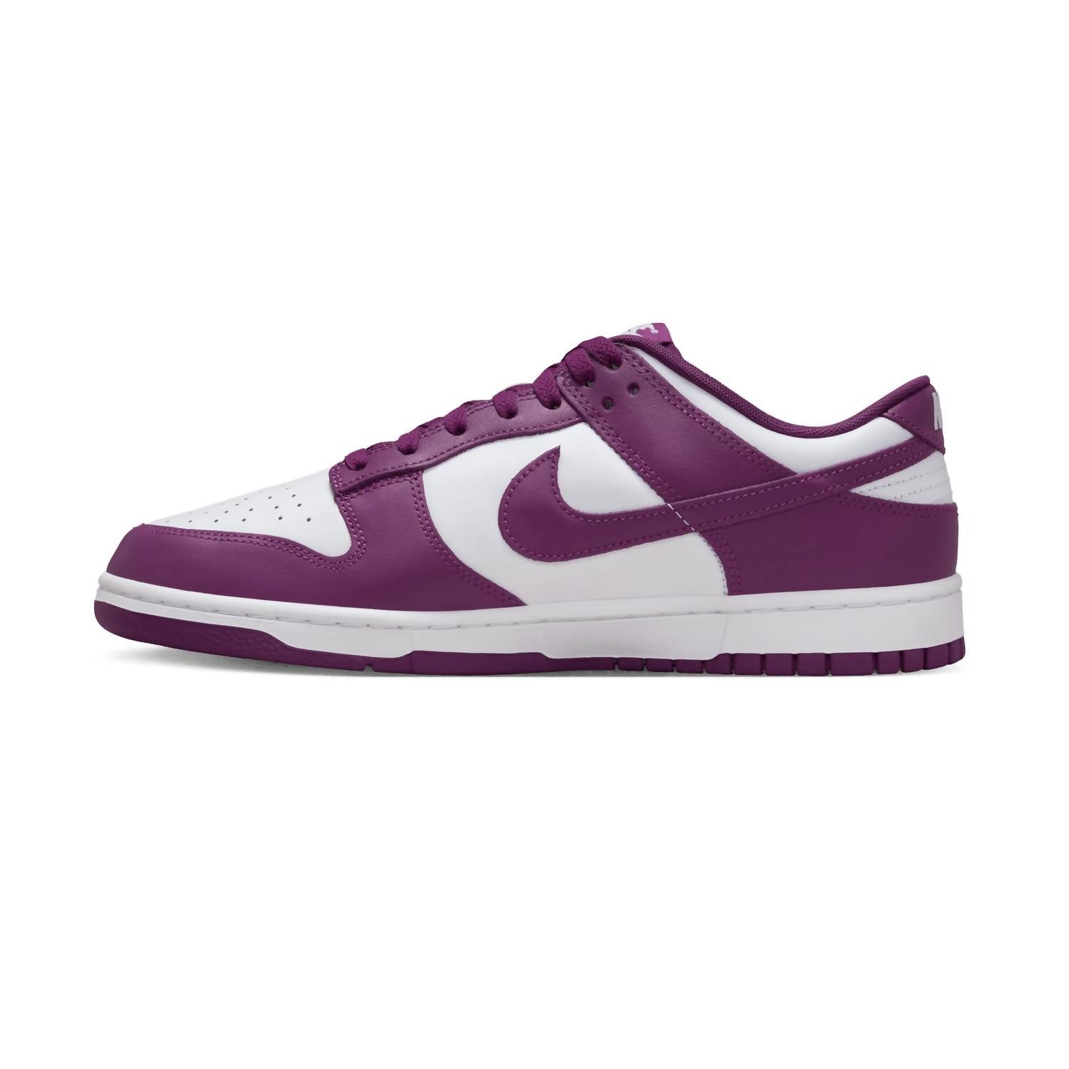 Мужские кроссовки Dunk Low Retro Viotech в цвете Белый/Viotech-Белый Nike
Мужские кроссовки Dunk Low Retro Viotech в цвете Белый/Viotech-Белый Nike