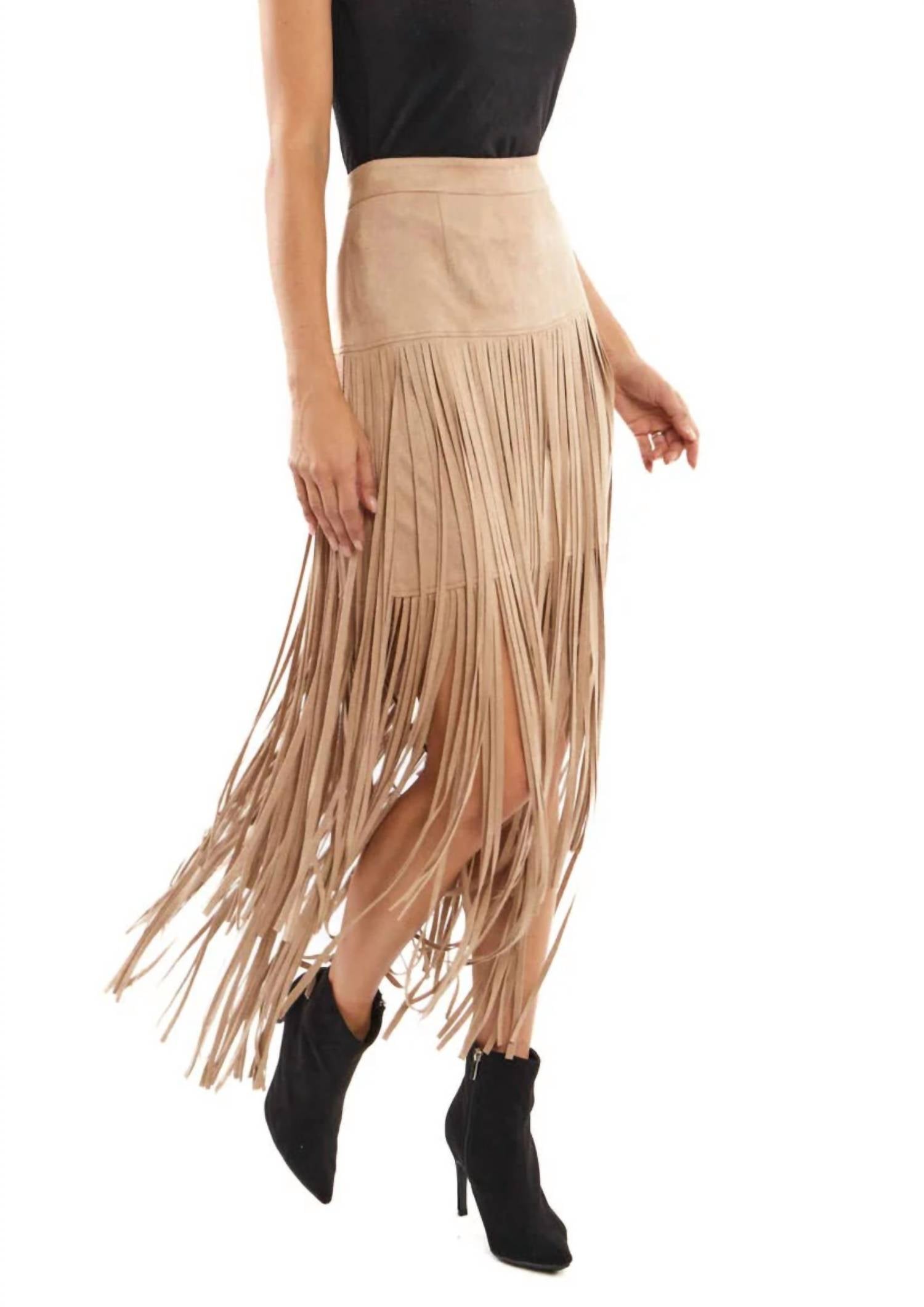 Юбка миди Nikki в стиле бохо с бахромой из замши, цвет верблюжий Adore, коричневый
Юбка миди Nikki в стиле бохо с бахромой из замши, цвет верблюжий Adore, коричневый