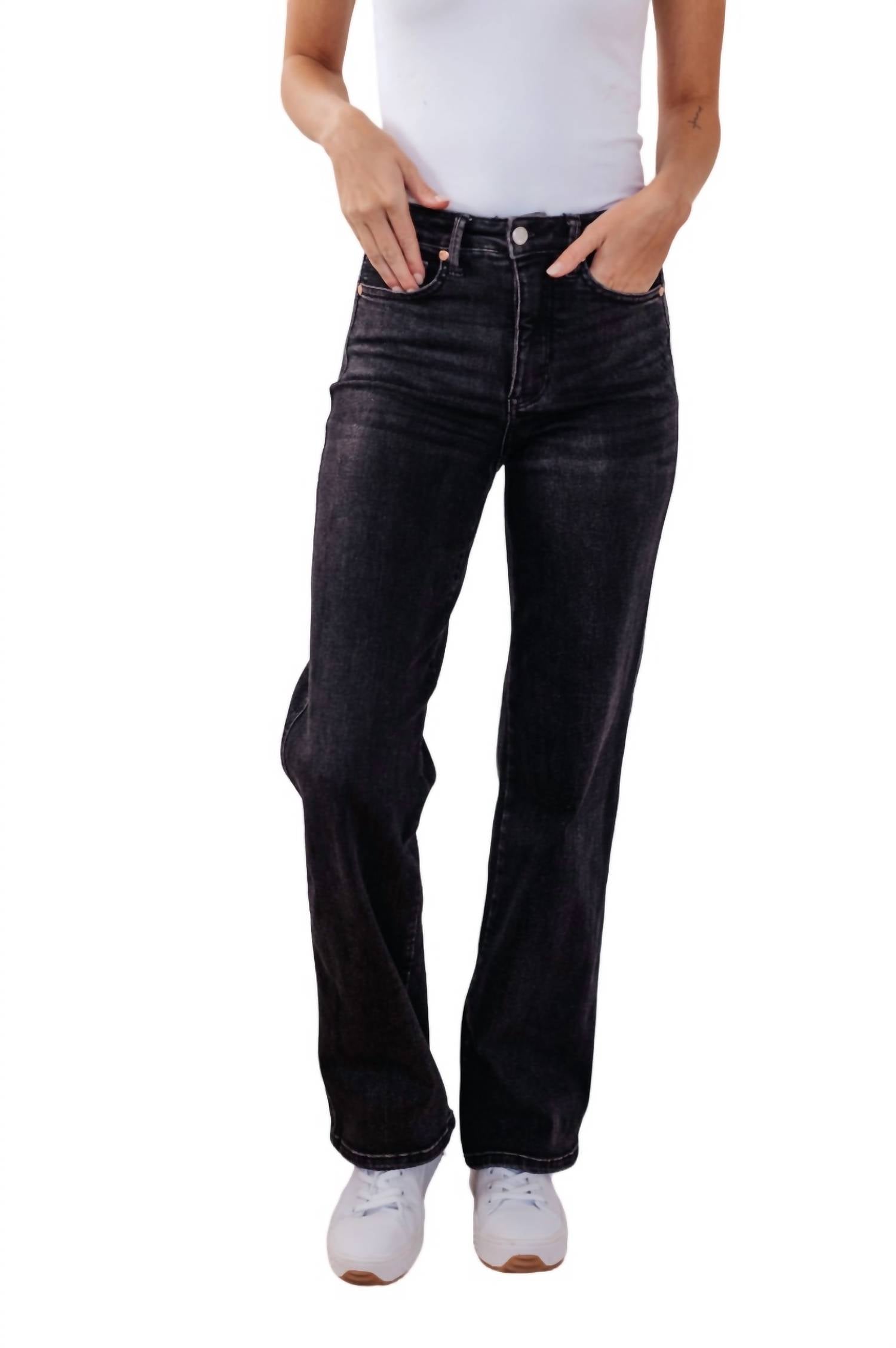 Прямые джинсы с высокой посадкой и контролем по фигуре, выбеленные черные Judy Blue
Прямые джинсы с высокой посадкой и контролем по фигуре, выбеленные черные Judy Blue