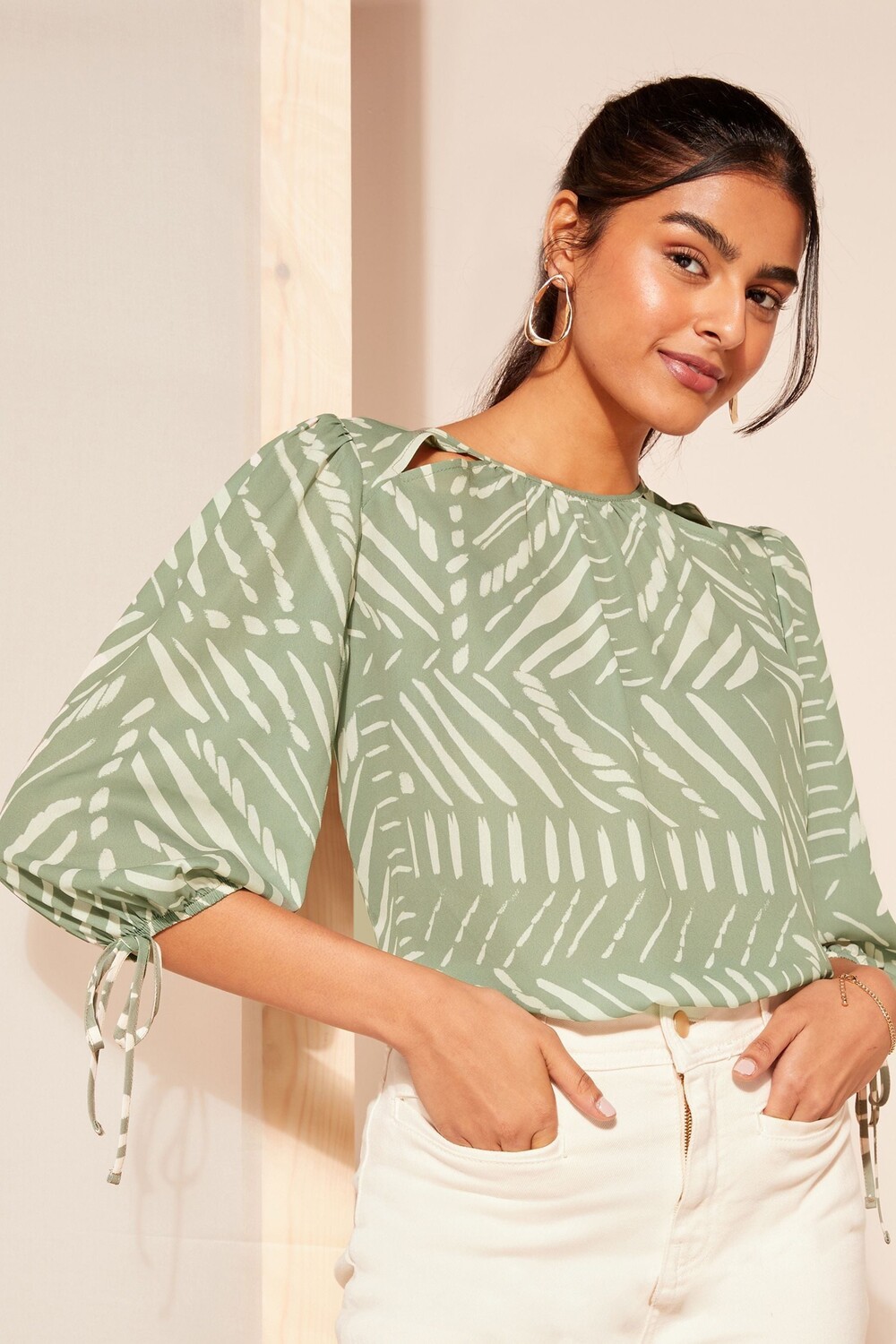 Шифоновая блузка с рукавами 3/4 и завязками Friends Like These, зеленый
Шифоновая блузка с рукавами 3/4 и завязками Friends Like These, зеленый