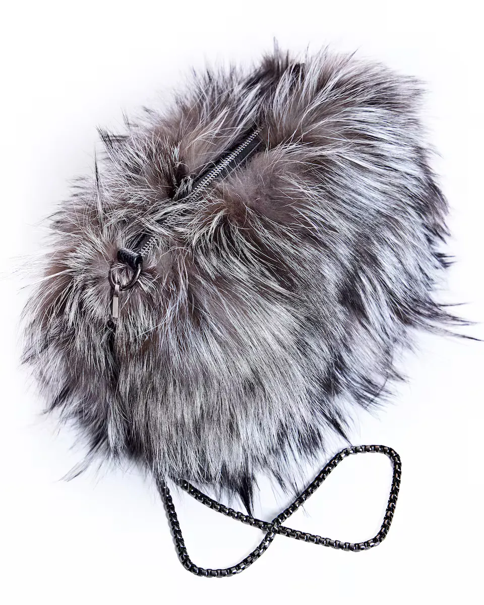 Праздничная сумка из меха лисы натурального цвета Maximilian, светло-серый
Праздничная сумка из меха лисы натурального цвета Maximilian, светло-серый