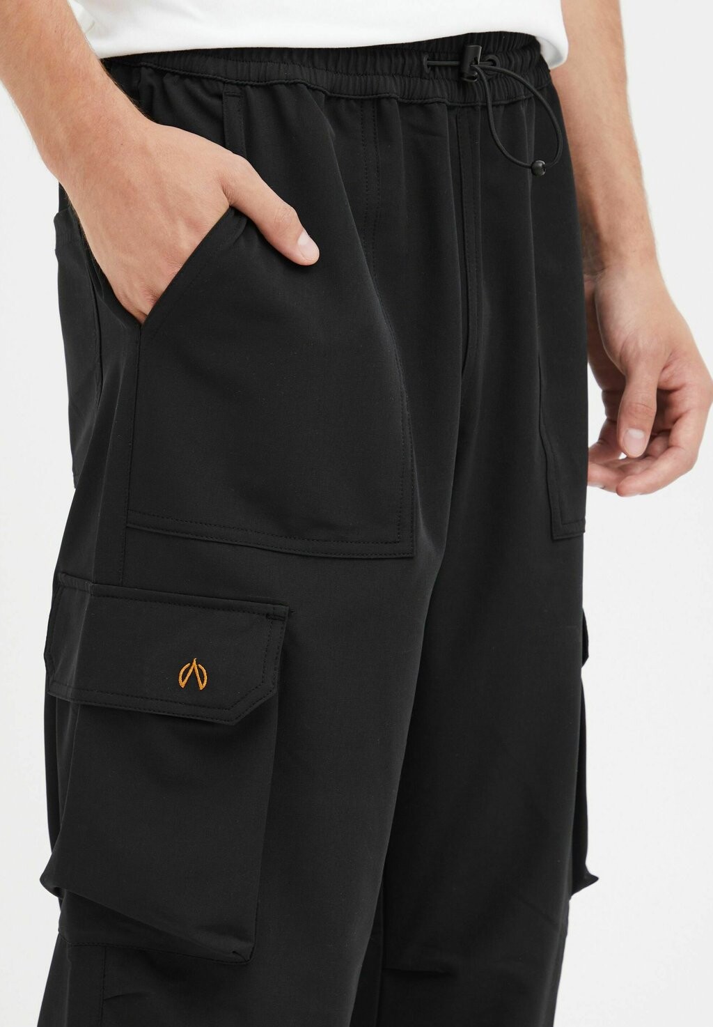 Брюки карго NORTH BEND NBRUBEN M North Bend, черный
Брюки карго NORTH BEND NBRUBEN M North Bend, черный