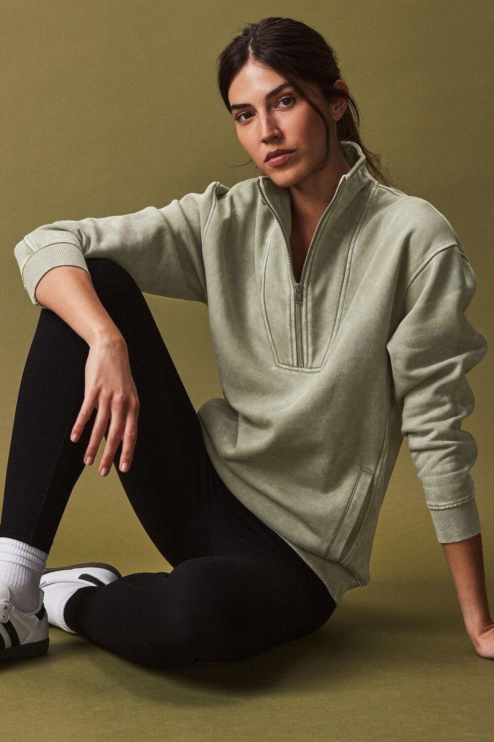 Свободный крой, удлиненный свитшот с застежкой молнией на воротнике Next, зеленый
Свободный крой, удлиненный свитшот с застежкой молнией на воротнике Next, зеленый