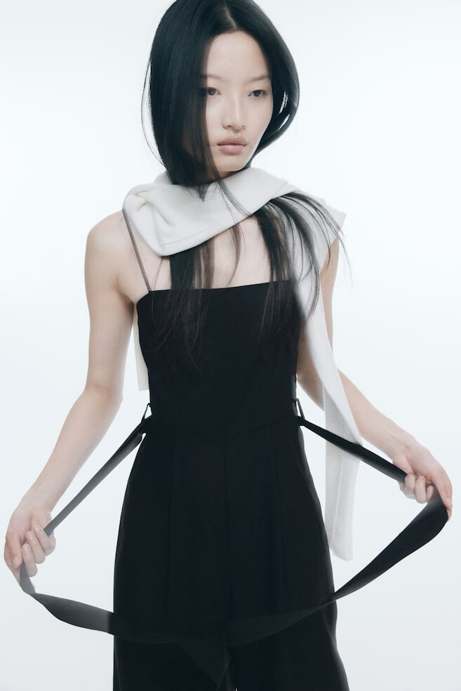 Комбинезон с лямками H&M, черный
Комбинезон с лямками H&M, черный