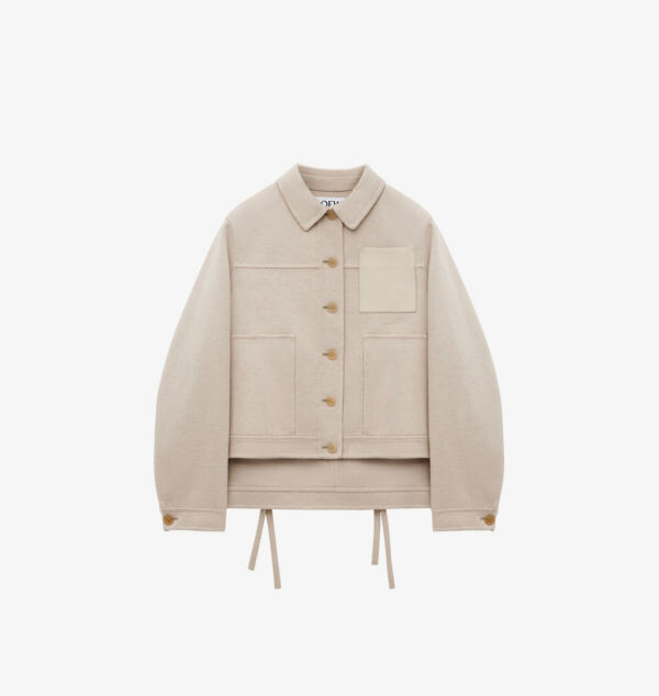 Куртка из кашемира и шерсти с нашивкой-логотипом для рабочей одежды Loewe, бежевый
Куртка из кашемира и шерсти с нашивкой-логотипом для рабочей одежды Loewe, бежевый