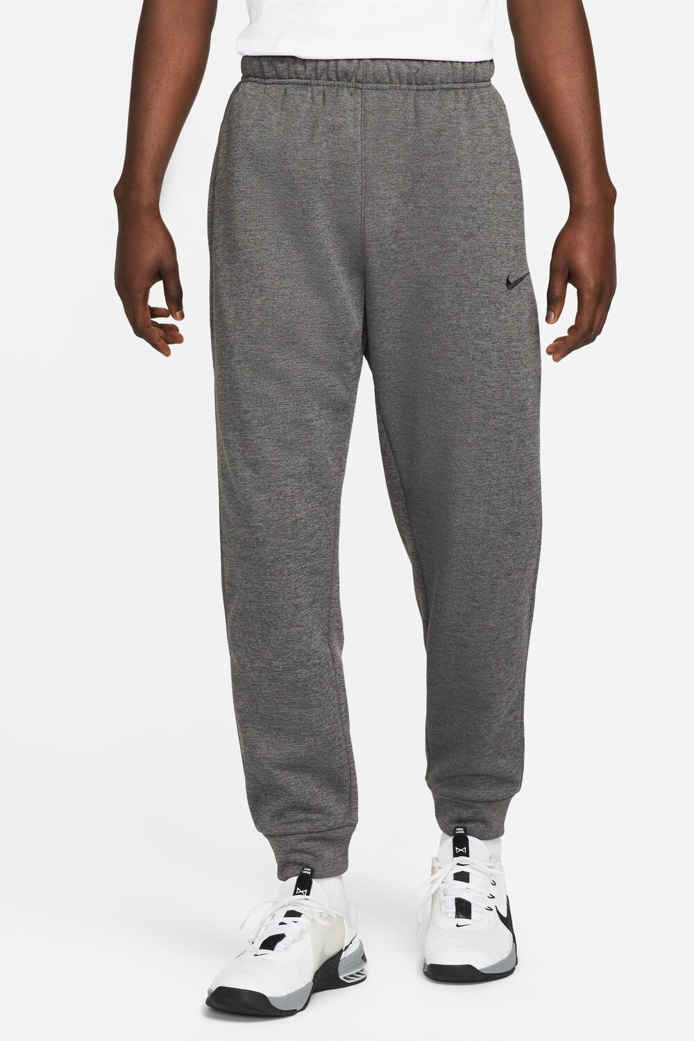 Тренировочные джоггеры Therma-FIT с зауженными штанинами Nike, серый
Тренировочные джоггеры Therma-FIT с зауженными штанинами Nike, серый