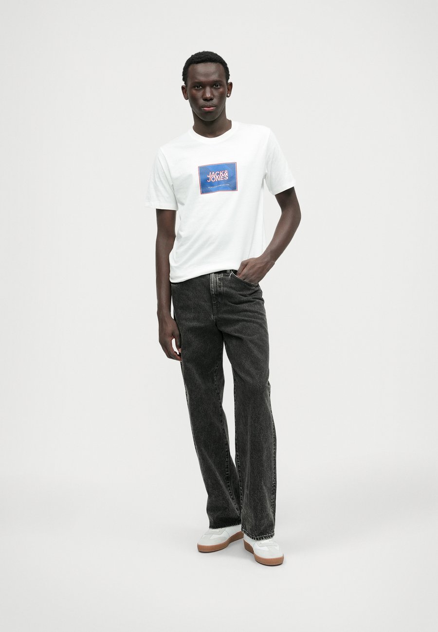 Футболка Jack & Jones JJRAIN TEE CREW NECK 5 PACK, Mineral Blue/Celestial Blue/Navy Blazer/Bright White/Castlerock/Light Blue, Белый, Футболка Jack & Jones JJRAIN TEE CREW NECK 5 PACK, Mineral Blue/Celestial Blue/Navy Blazer/Bright White/Castlerock/Light
Футболка Jack & Jones JJRAIN TEE CREW NECK 5 PACK, Mineral Blue/Celestial Blue/Navy Blazer/Bright White/Castlerock/Light Blue, Белый, Футболка Jack & Jones JJRAIN TEE CREW NECK 5 PACK, Mineral Blue/Celestial Blue/Navy Blazer/Bright White/Castlerock/Light