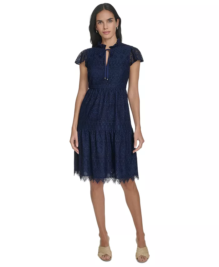Маленькое платье с кружевом, волнистым подолом и расклешенными рукавами Jessica Howard, синий
Маленькое платье с кружевом, волнистым подолом и расклешенными рукавами Jessica Howard, синий