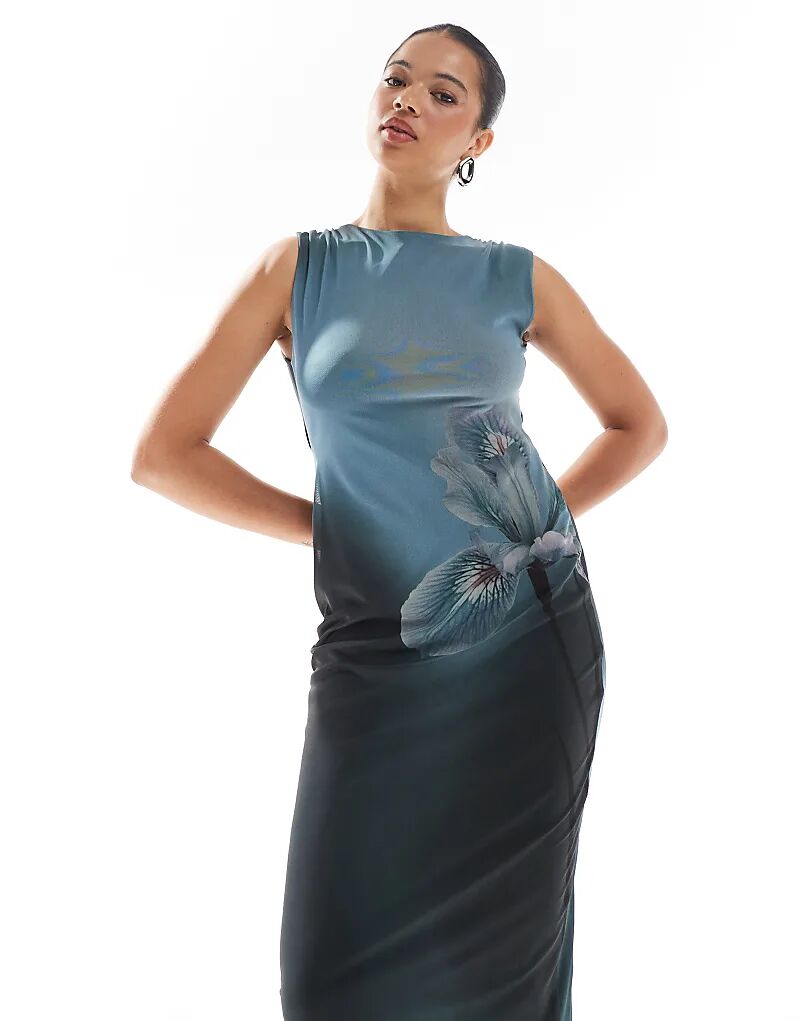 Платье макси без рукавов из сетки с синим цветочным принтом омбре Pull&Bear
Платье макси без рукавов из сетки с синим цветочным принтом омбре Pull&Bear