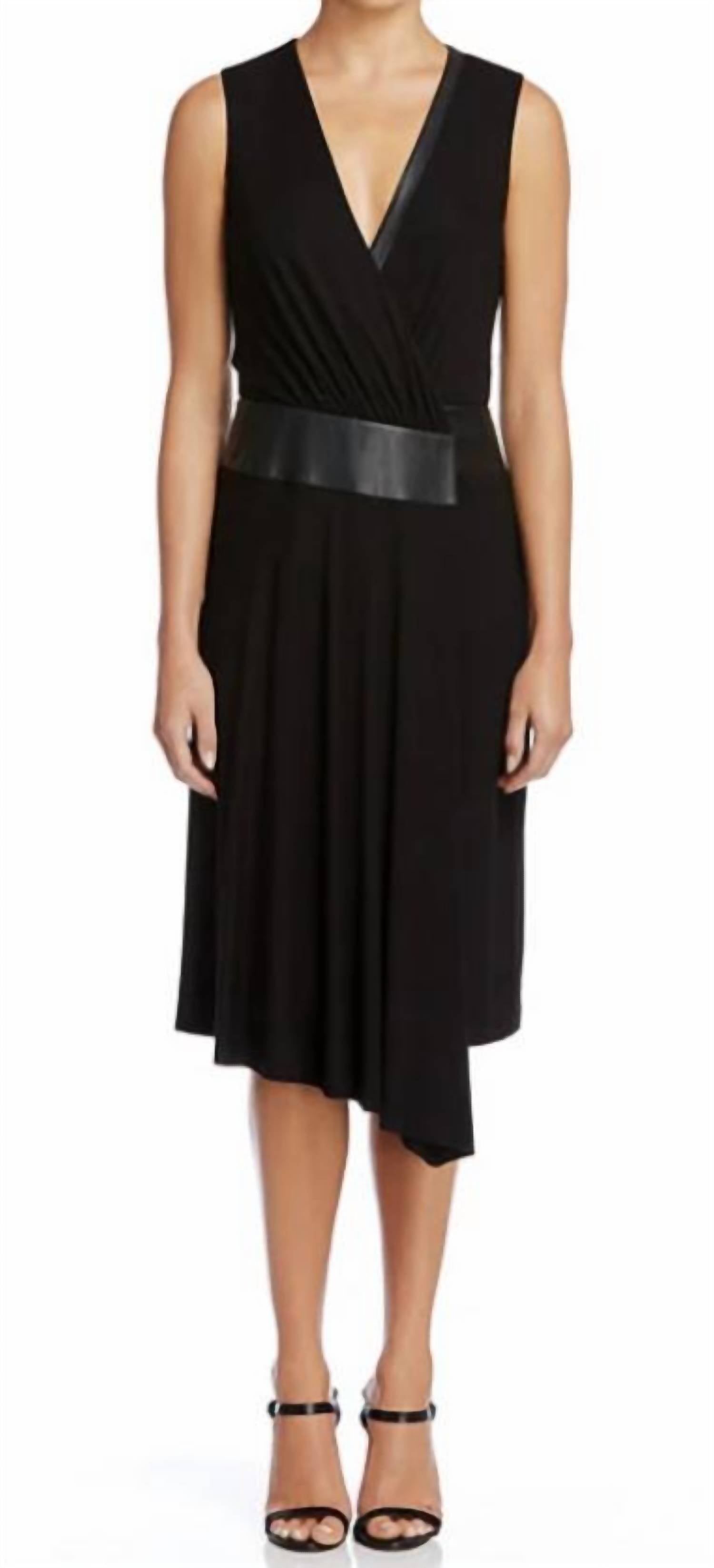 Платье Mira в черном цвете Bailey 44
Платье Mira в черном цвете Bailey 44