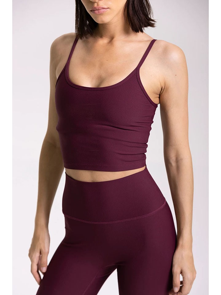 Onamaste Спортивный бюстгальтер «Лотос» в бордовом цвете
Onamaste Спортивный бюстгальтер «Лотос» в бордовом цвете