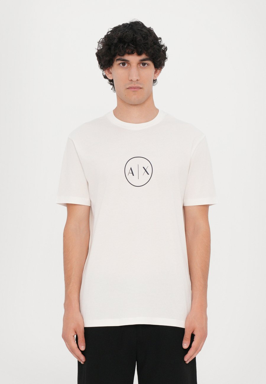 Футболка Armani Exchange TEE, Off White/Off-White
Футболка Armani Exchange TEE, Off White/Off-White