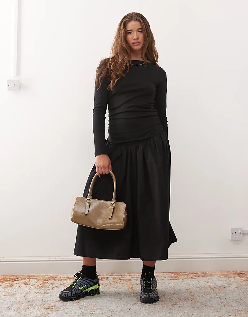 Платье миди Reclaimed Vintage с длинными рукавами, контрастной юбкой и сборками черного цвета
Платье миди Reclaimed Vintage с длинными рукавами, контрастной юбкой и сборками черного цвета