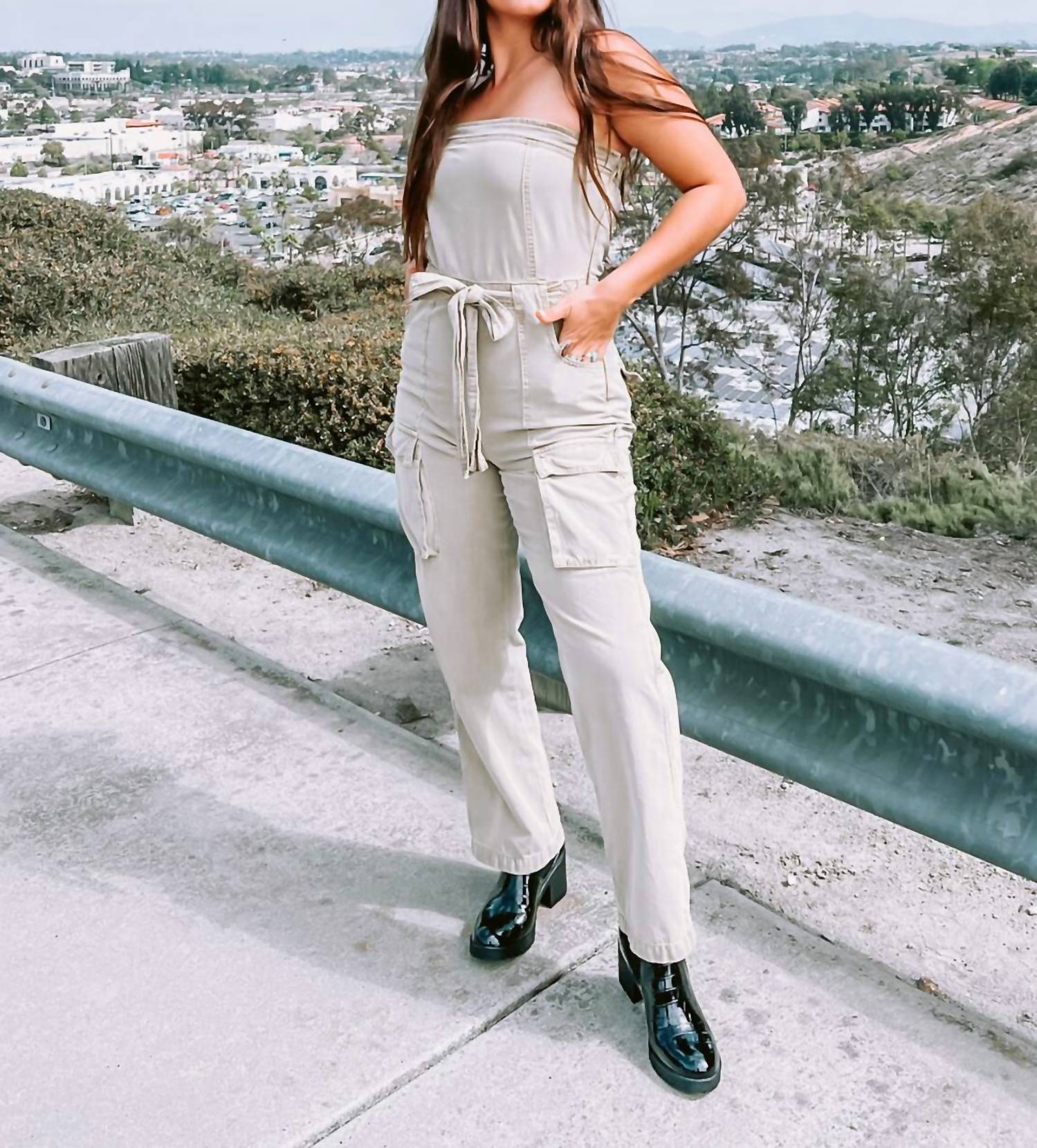 Безрукавный комбинезон карго в цвете вымытый оливковый Blue Blush
Безрукавный комбинезон карго в цвете вымытый оливковый Blue Blush