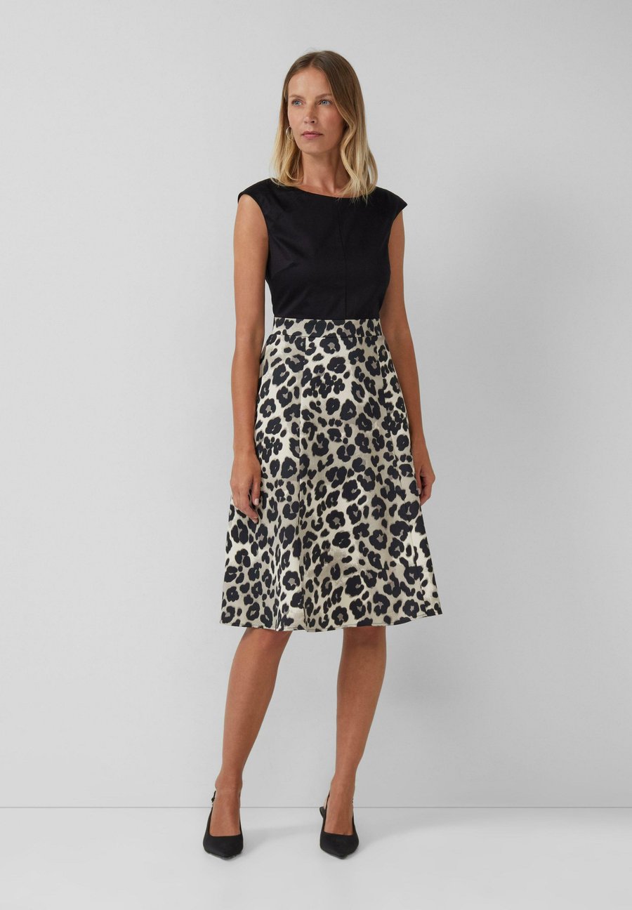 Платье s.Oliver BLACK LABEL Day dress, Schwarz/Black
Платье s.Oliver BLACK LABEL Day dress, Schwarz/Black