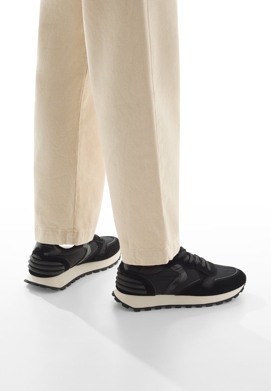 Кроссовки Voile Blanche PARIS POWER., Schwarz/Black
Кроссовки Voile Blanche PARIS POWER., Schwarz/Black