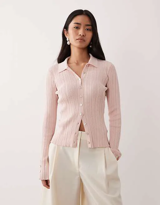 Румяный топ в рубчик с длинными рукавами и пуговицами Pretty Lavish
Румяный топ в рубчик с длинными рукавами и пуговицами Pretty Lavish