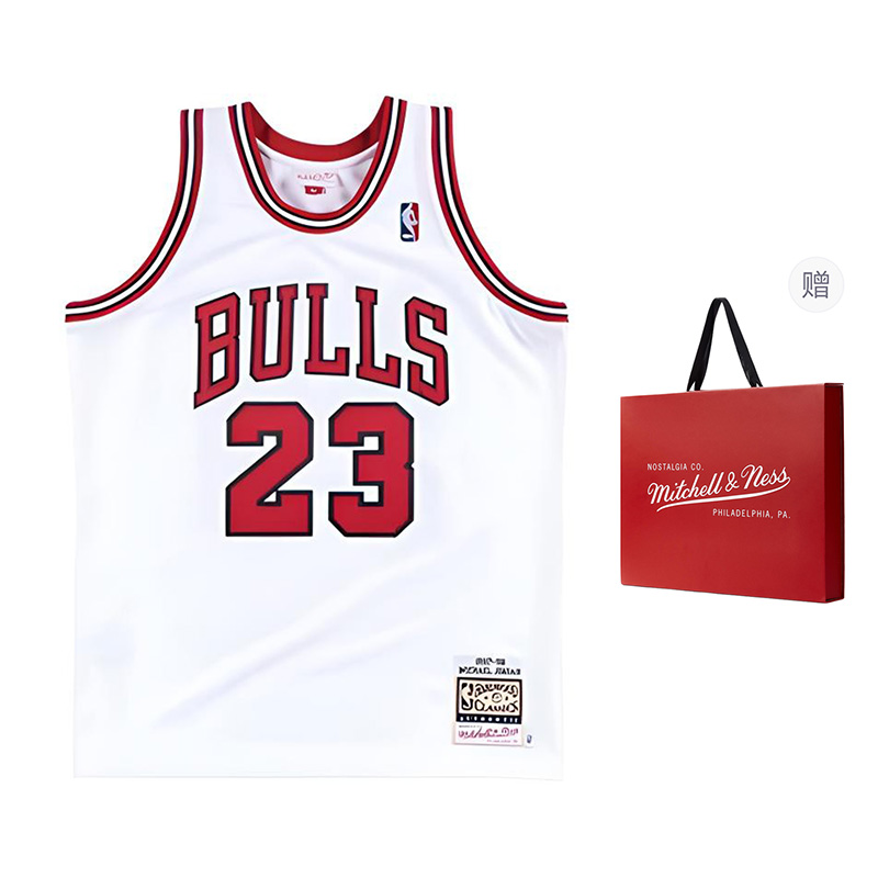 Домашняя майка Майкла Джордана Mitchell & Ness Chicago Bulls 1997-98, оригинальная Mitchell Ness, белый (gift box included)
Домашняя майка Майкла Джордана Mitchell & Ness Chicago Bulls 1997-98, оригинальная Mitchell Ness, белый (gift box included)