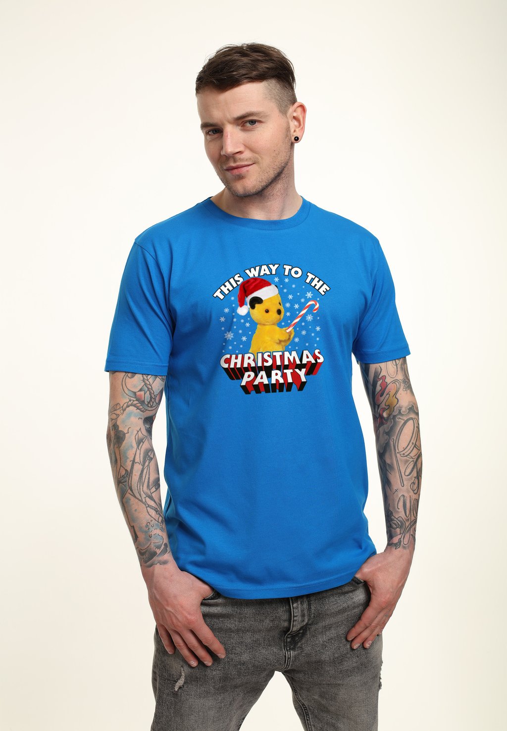 Футболка с принтом SOOTY CHRISTMAS THIS WAY TO THE PARTY Henry Tiger, цвет Royal Blue
Футболка с принтом SOOTY CHRISTMAS THIS WAY TO THE PARTY Henry Tiger, цвет Royal Blue
