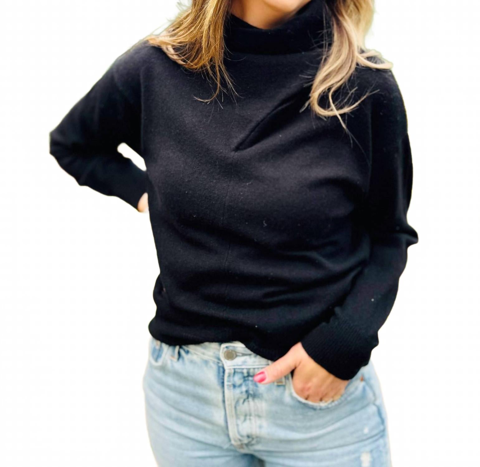 Черный свитер с запахом Pure Amici 
Черный свитер с запахом Pure Amici