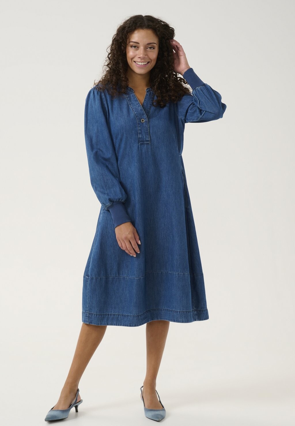 Джинсовое платье ALLURA ARPA Culture, синие джинсы
Джинсовое платье ALLURA ARPA Culture, синие джинсы