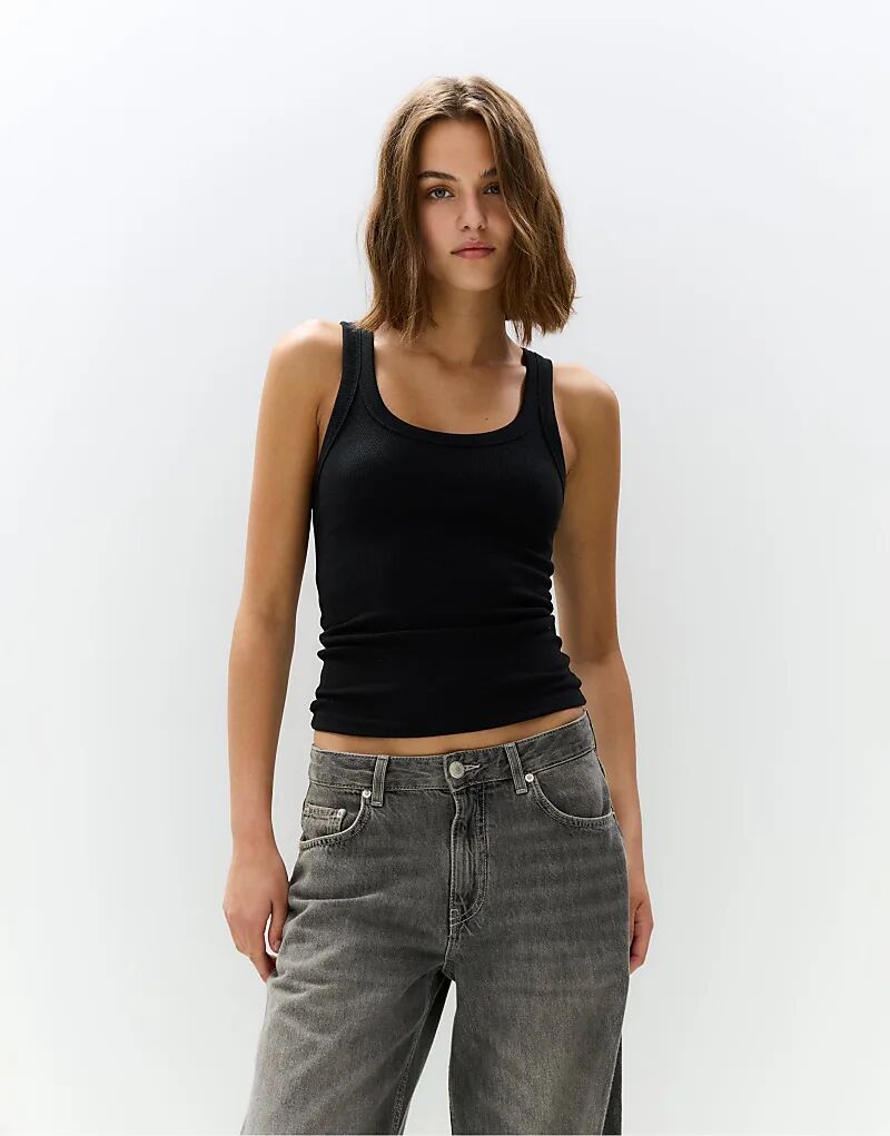 Майка-топ Pull&Bear в рубчик черного цвета
Майка-топ Pull&Bear в рубчик черного цвета